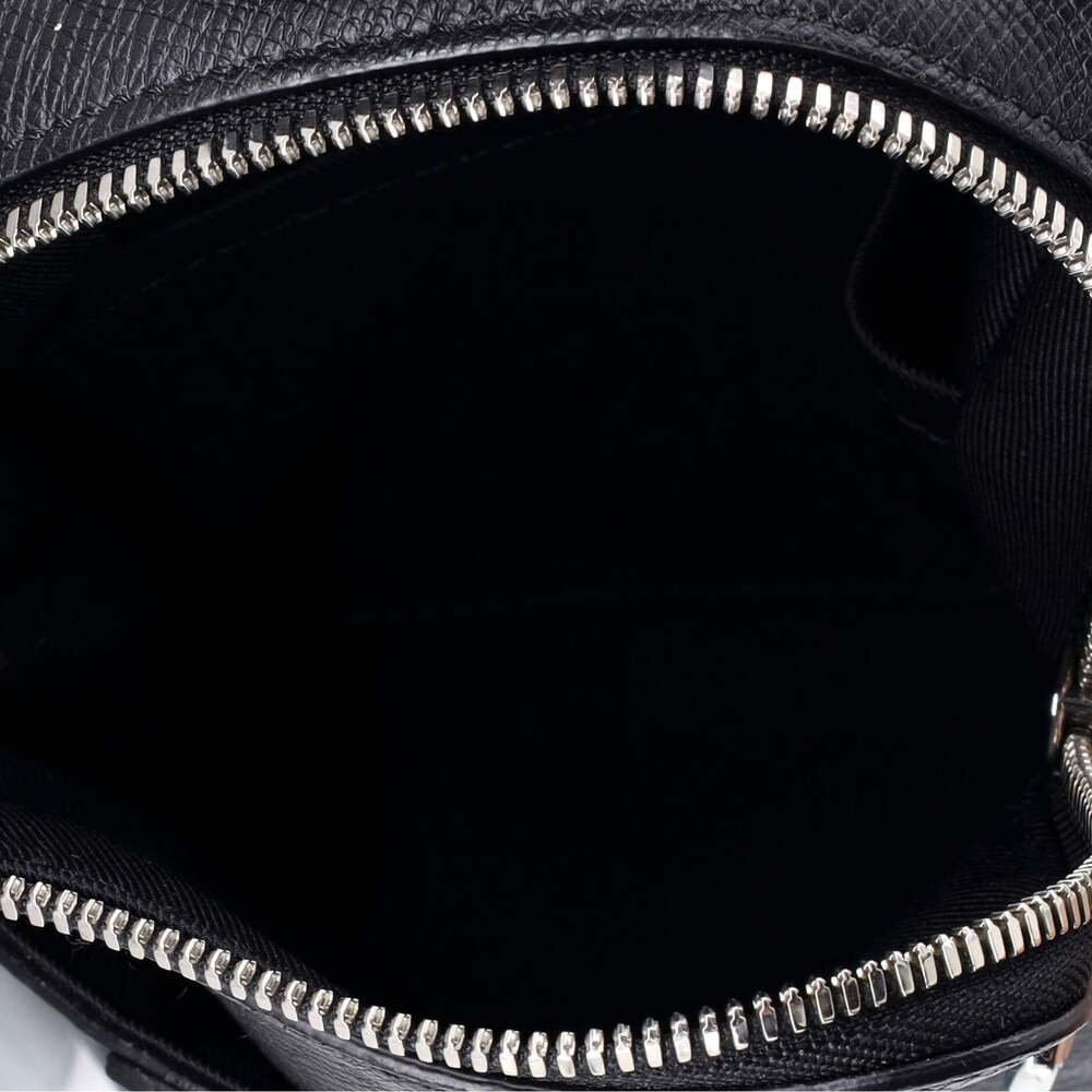 Louis Vuitton Outdoor Slingbag #241854L19B - Picture 5 of 7